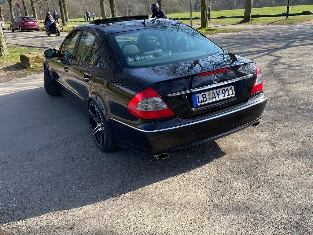 Gebraucht Mercedes E230 Elegance 204 PS (150 kW) 2008 Schwarz Limousine