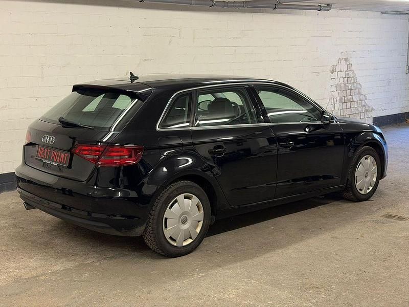 Gebraucht Audi A3 Ambiente 110 PS (80 kW) 2016 Schwarz Limousine