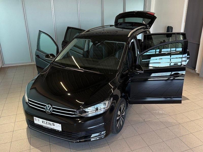 Gebraucht VW Touran Comfortline 150 PS (110 kW) 2026 Schwarz Van / Kleinbus