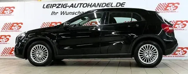 Gebraucht Mercedes GLA180 122 PS (89 kW) 2019 Schwarz SUV