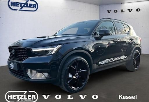 Neu Volvo XC40 Plus 163 PS (119 kW) 2026 Schwarz SUV