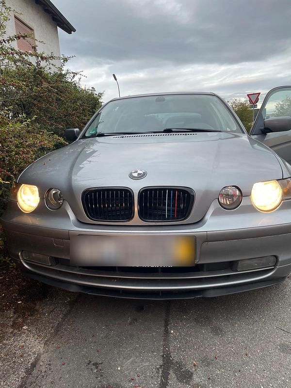 Silber Gebraucht 2003 BMW 316 Compact Kleinwagen | 600 € (Superpreis) - Bild 1/4