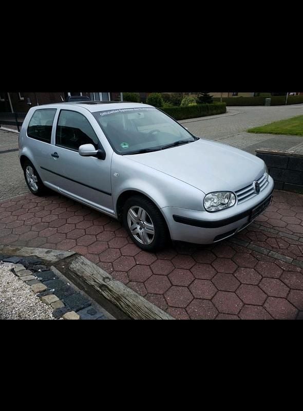 Gebraucht VW Golf IV 75 PS (55 kW) 2002 Silber Kleinwagen