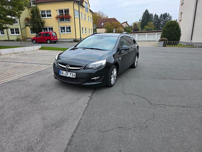 Gebraucht Opel Astra 131 PS (96 kW) 2013 Schwarz Kombi