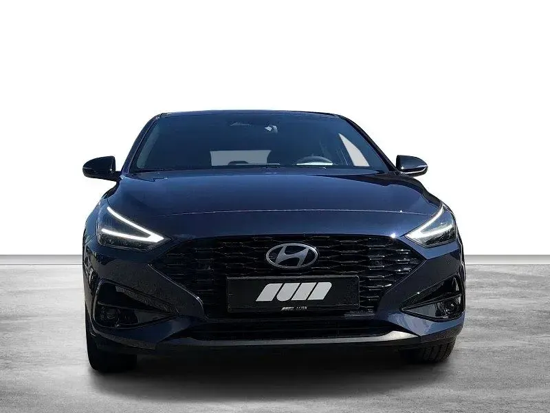 Neu Hyundai i30 Advantage 101 PS (74 kW) 2025 Blau Limousine