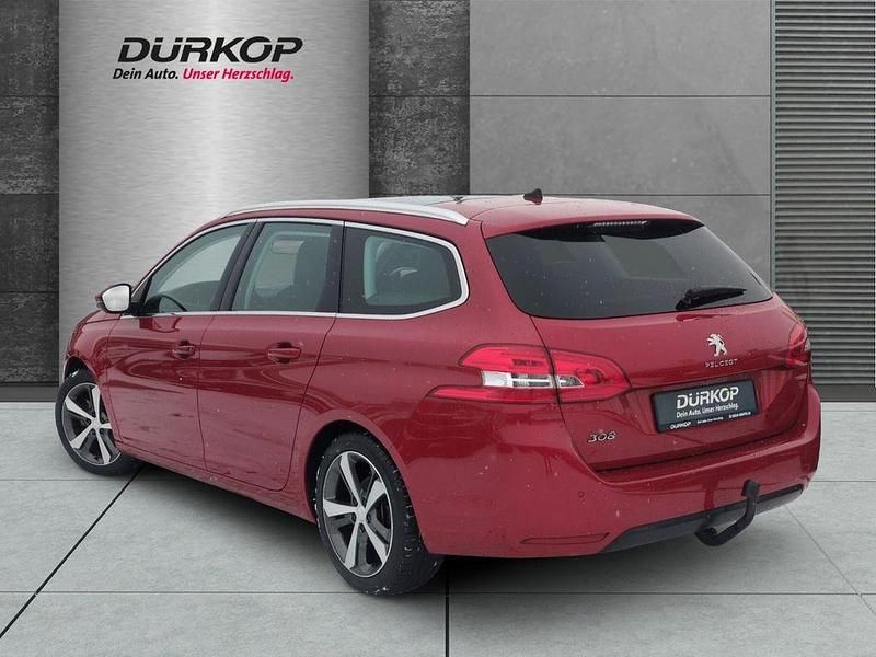 Gebraucht Peugeot 308 SW Allure 131 PS (96 kW) 2018 Lackierung ultimaterot/metall Kombi