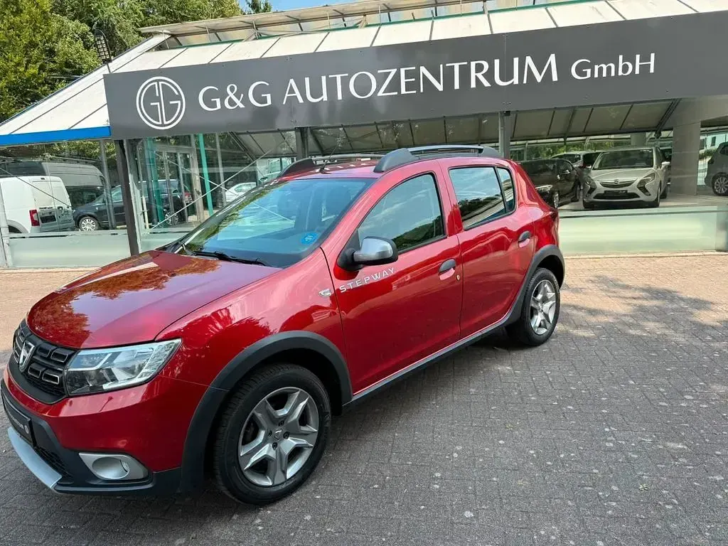 Gebraucht Dacia Sandero Prestige 90 PS (66 kW) 2017 Rot SUV