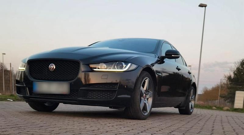 Gebraucht Jaguar XE 200 PS (147 kW) 2017 Schwarz Limousine