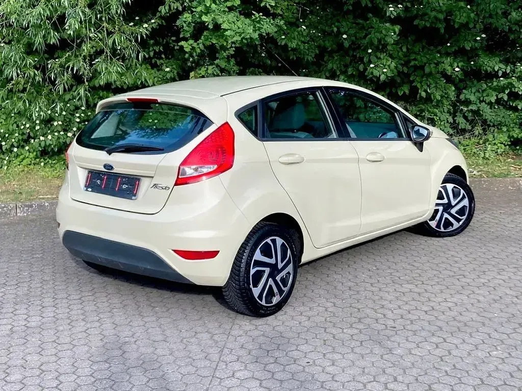 Gebraucht Ford Fiesta S 82 PS (60 kW) 2009 Beige Limousine