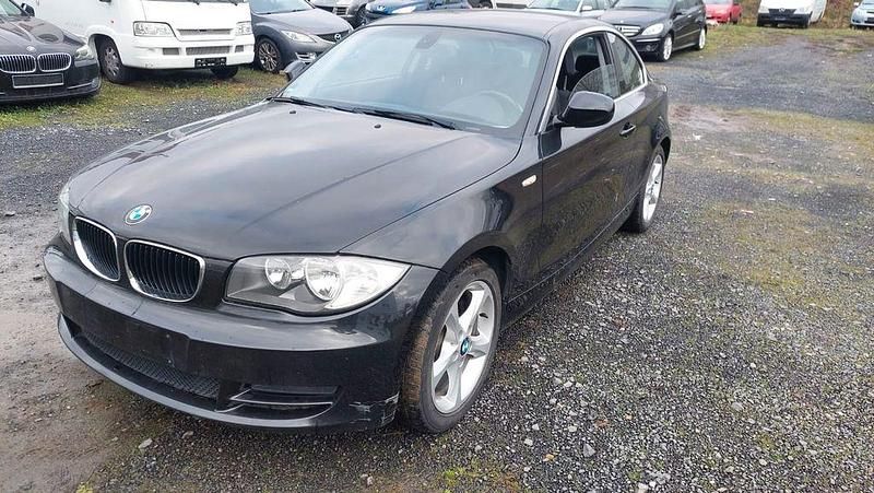 Schwarz Gebraucht 2010 BMW 120 Kleinwagen | 3.300 € (Guter Preis) - Bild 1/4