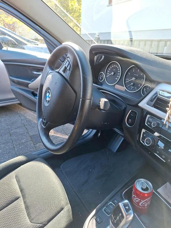 Gebraucht BMW 320 190 PS (139 kW) 2019 Schwarz Kombi