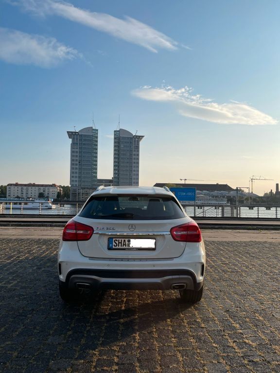 Gebraucht Mercedes GLA200 AMG line 156 PS (114 kW) 2015 Weiß SUV