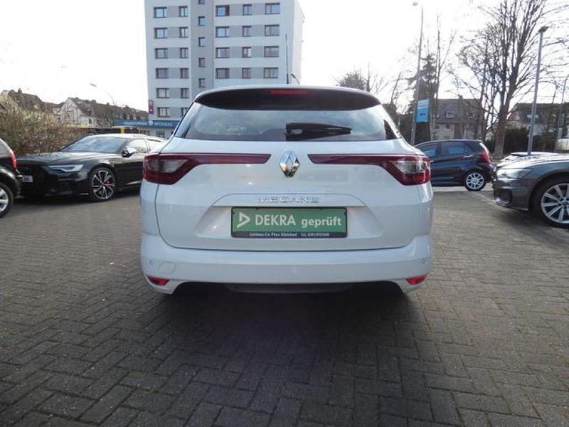 Gebraucht Renault Mégane GrandTour Play 132 PS (97 kW) 2018 Weiß Kombi
