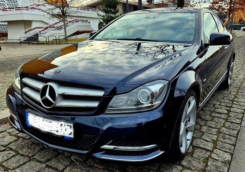 Blau Gebraucht 2011 Mercedes C180 Coupé | 9.990 € (Guter Preis) - Bild 1/4