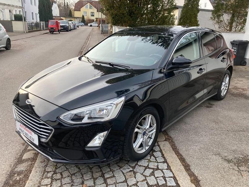 Gebraucht Ford Focus Cool & Connect 125 PS (91 kW) 2019 Schwarz Limousine