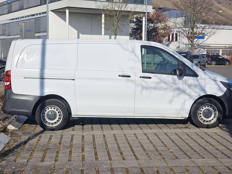 Gebraucht Mercedes Vito 114 PS (83 kW) 2018 Arktikweiss Van