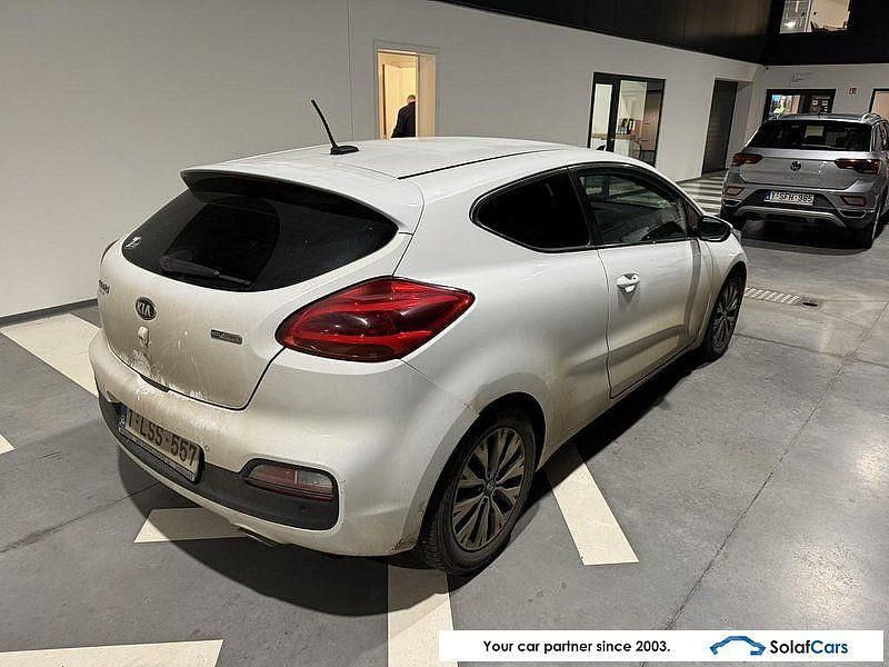 Gebraucht Kia ProCeed 110 PS (80 kW) 2015 Weiß Limousine