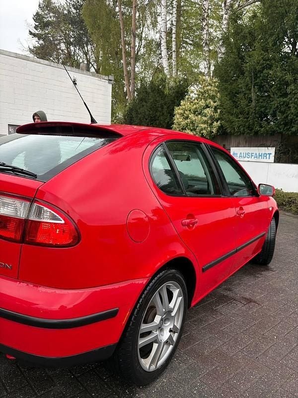 Second-hand Seat Leon 100 CP (73 kW) 2002 Roșu Hatchback