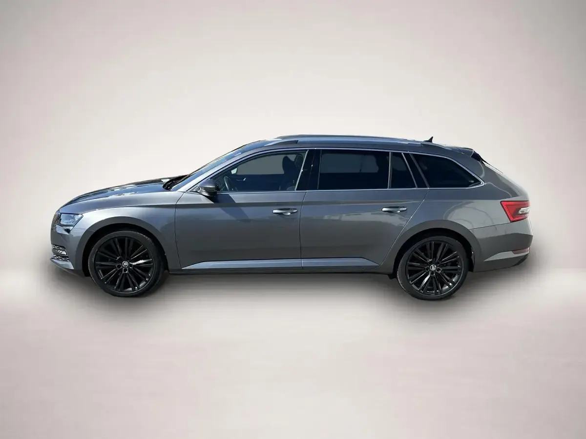 Gebraucht Skoda Superb Style 190 PS (139 kW) 2024 Manufacturer Kombi