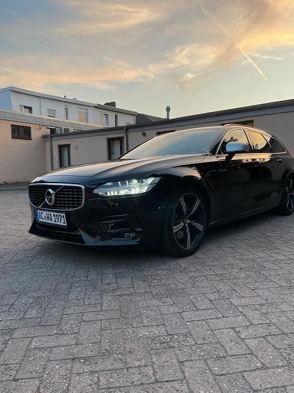 Schwarz Gebraucht 2019 Volvo V90 R-Design Kombi | 28.500 € (Fairer Preis) - Bild 1/4