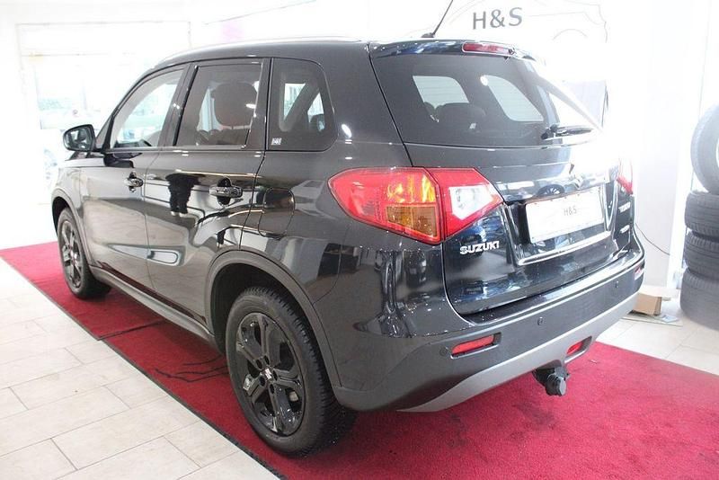 Second-hand Suzuki Vitara 140 CP (102 kW) 2017 Negru SUV