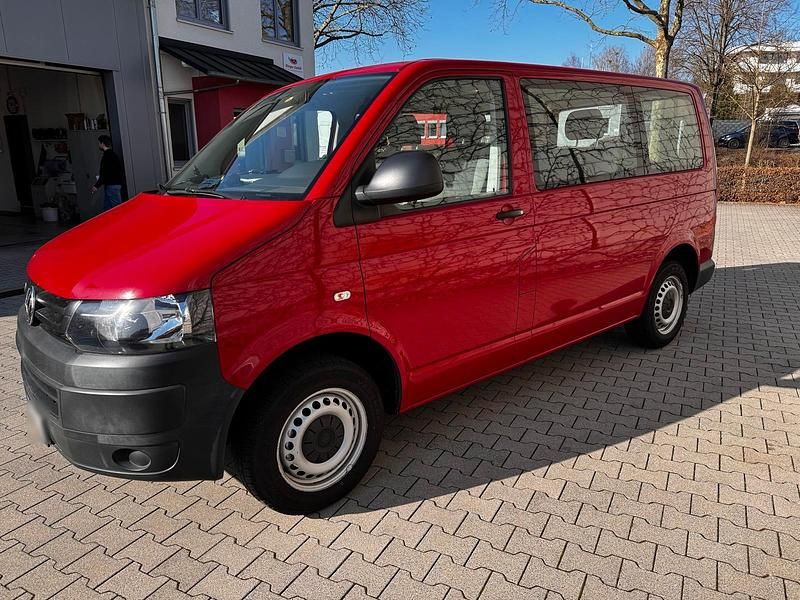 Gebraucht VW Transporter 101 PS (74 kW) 2014 Rot Van