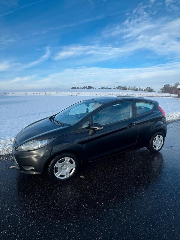 Gebraucht Ford Fiesta 82 PS (60 kW) 2010 Schwarz Kleinwagen