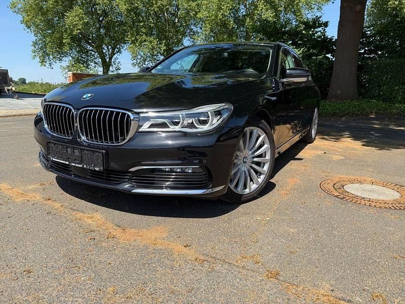 Schwarz Gebraucht 2016 BMW 730 Performance Limousine | 24.800 € (Guter Preis) - Bild 1/4