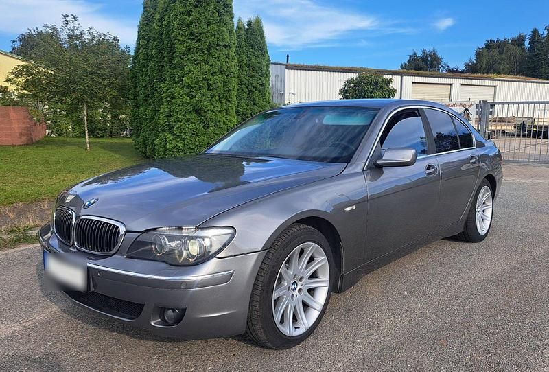 Gebraucht BMW 740 306 PS (225 kW) 2006 Silber Limousine