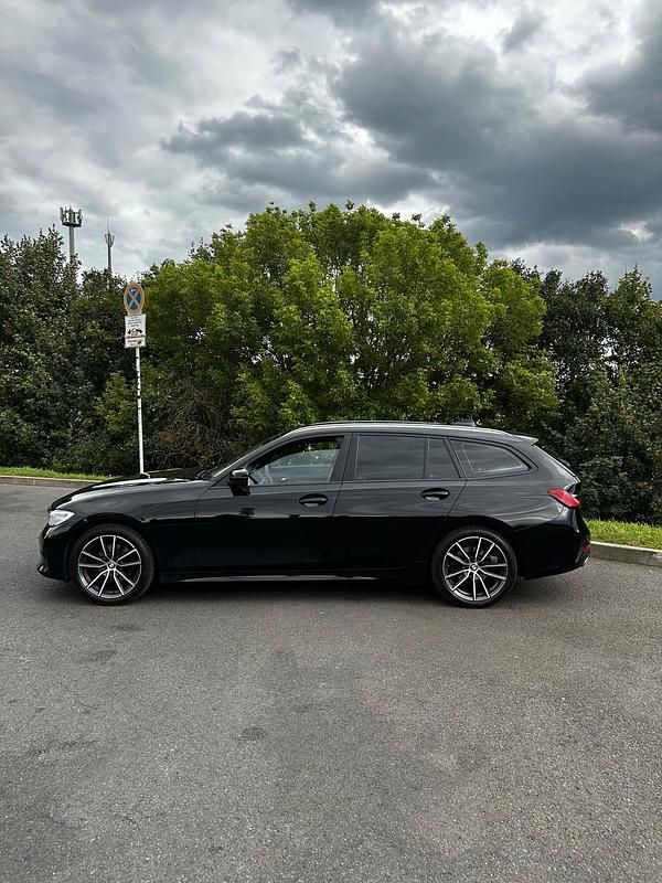 Gebraucht BMW 320 190 PS (139 kW) 2020 Schwarz Kombi