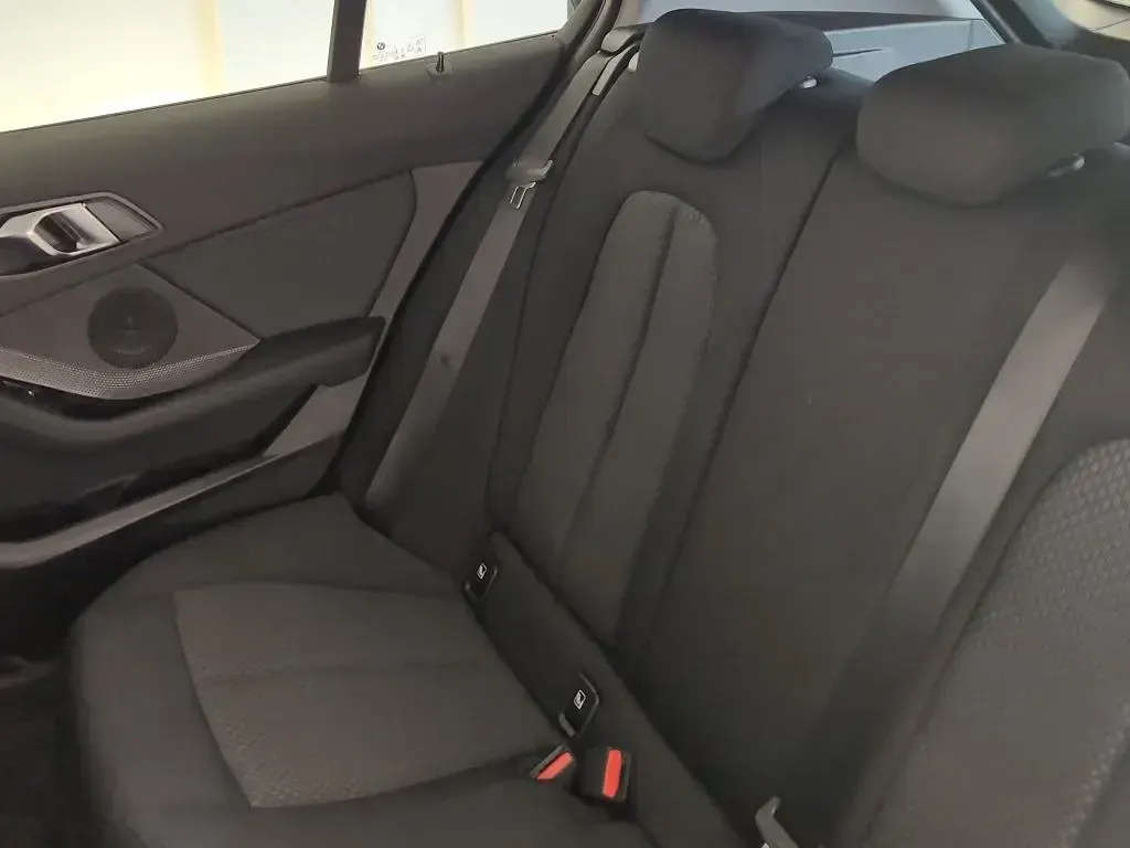 Gebraucht BMW 116 109 PS (80 kW) 2024 Schwarz Kleinwagen