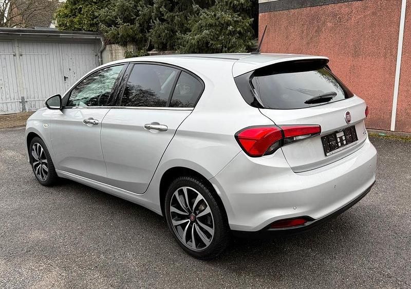 Gebraucht Fiat Tipo Lounge 120 PS (88 kW) 2016 Silber Limousine