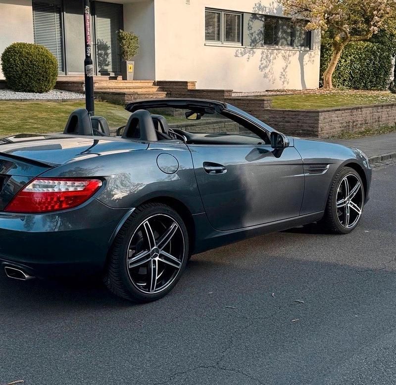 Gebraucht Mercedes SLK200 184 PS (135 kW) 2011 Grau Cabrio