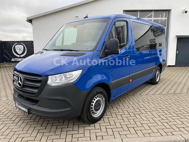 Blau Gebraucht 2019 Mercedes Sprinter Van | 31.900 € (Teuer) - Bild 1/4