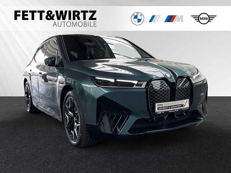 Blau Gebraucht 2024 BMW iX Sport Line SUV | 73.400 € (Etwas zu teuer) - Bild 1/2