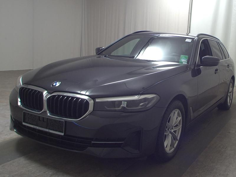 Gebraucht BMW 520 190 PS (139 kW) 2023 Grau Kombi