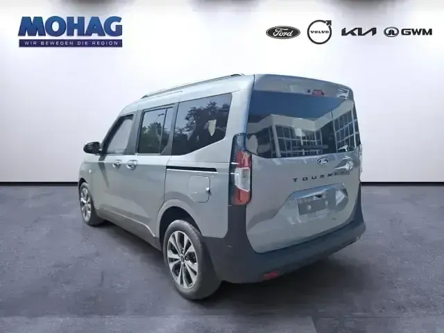 Gebraucht Ford Tourneo Courier Titanium 125 PS (91 kW) 2025 Silber Van / Kleinbus