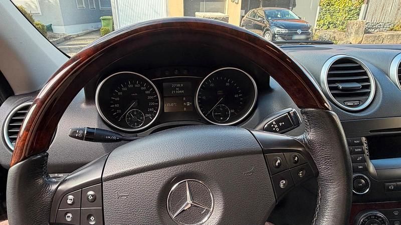 Gebraucht Mercedes ML320 224 PS (164 kW) 2006 Schwarz SUV