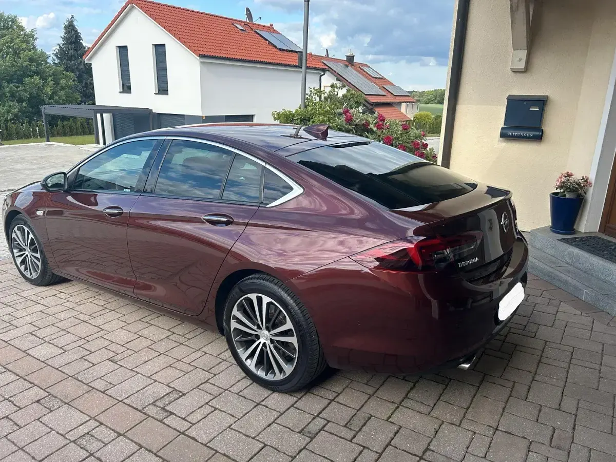 Gebraucht Opel Insignia Innovation 209 PS (153 kW) 2018 Rot Limousine