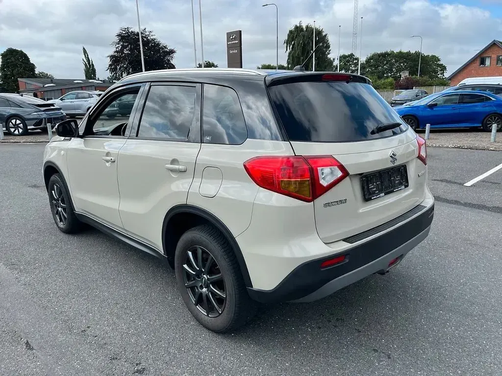 Gebraucht Suzuki Vitara Active 120 PS (88 kW) 2015 Braun SUV