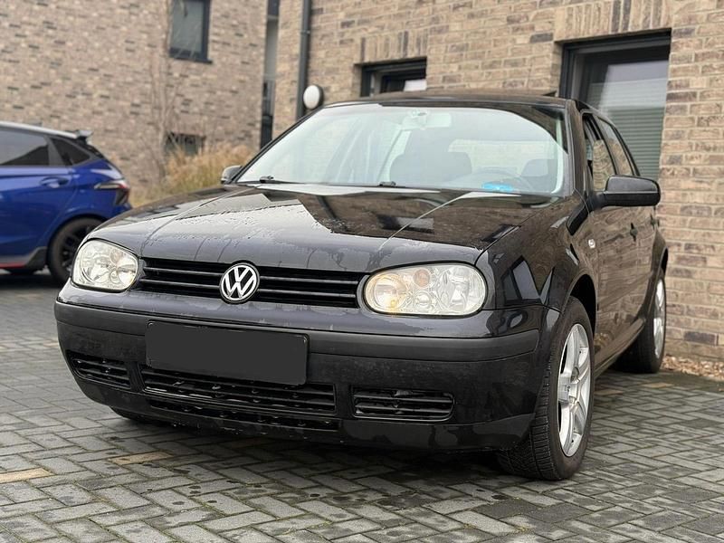 Schwarz Gebraucht 2004 VW Golf IV Limousine | 2.899 € (Teuer) - Bild 1/4