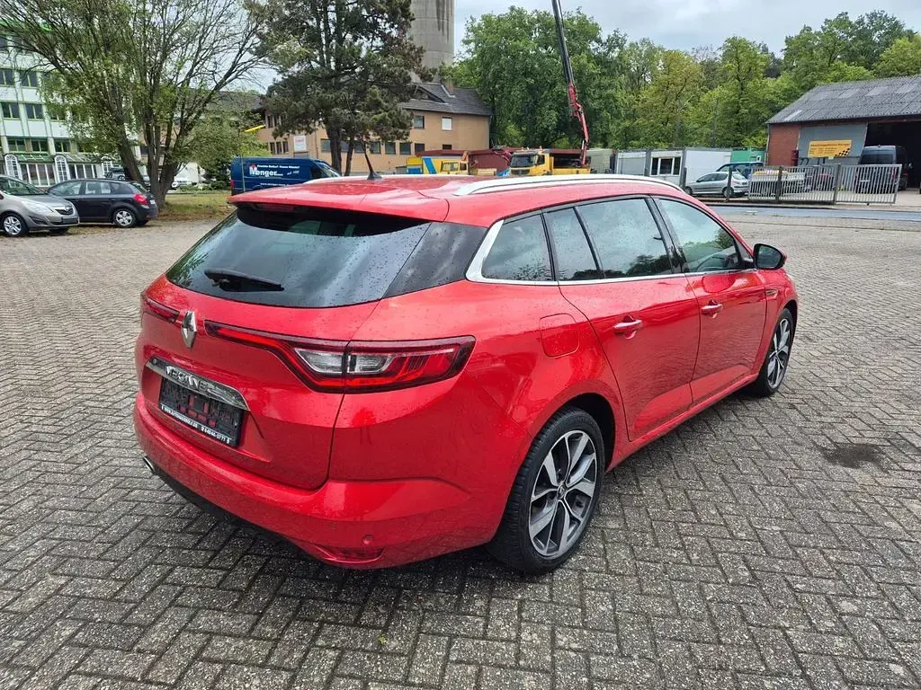 Gebraucht Renault Mégane IV Bose Edition 110 PS (80 kW) 2017 Rot Limousine