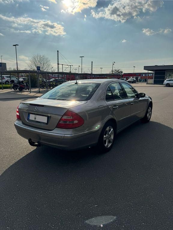 Gebraucht Mercedes E280 Elegance 231 PS (169 kW) 2005 Silber Limousine