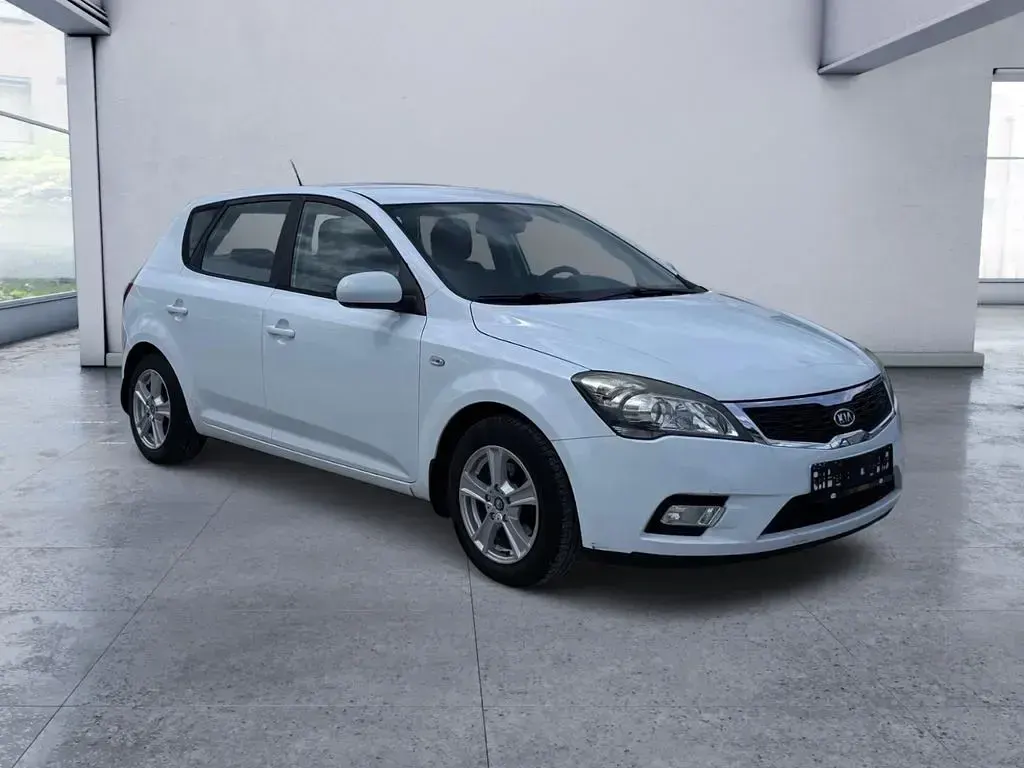 Gebraucht Kia Ceed Attract 90 PS (66 kW) 2010 Weiß Kleinwagen