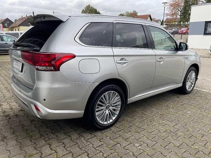 Sterlingsilber Gebraucht 2020 Mitsubishi Outlander P-HEV Basis SUV | 24.490 € (Etwas zu teuer) - Bild 1/4