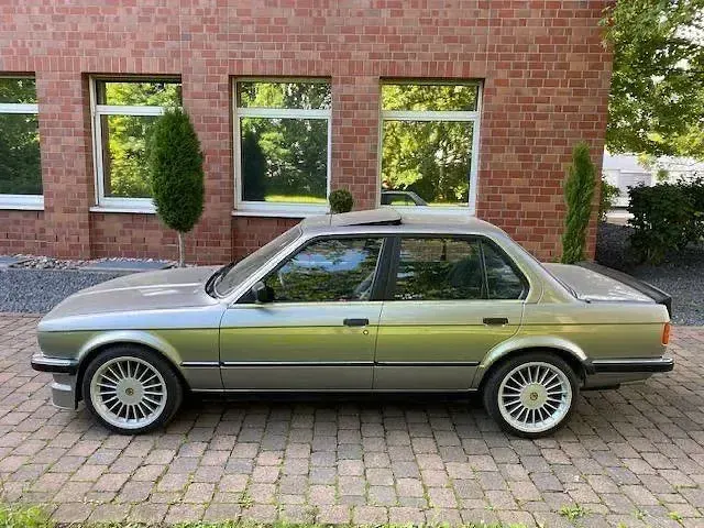 Gebraucht BMW 320 129 PS (94 kW) 1986 Silber Limousine