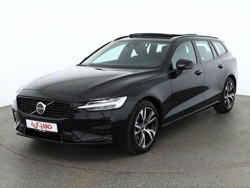 Neu Volvo V60 Plus 197 PS (144 kW) 2026 Grün Kombi
