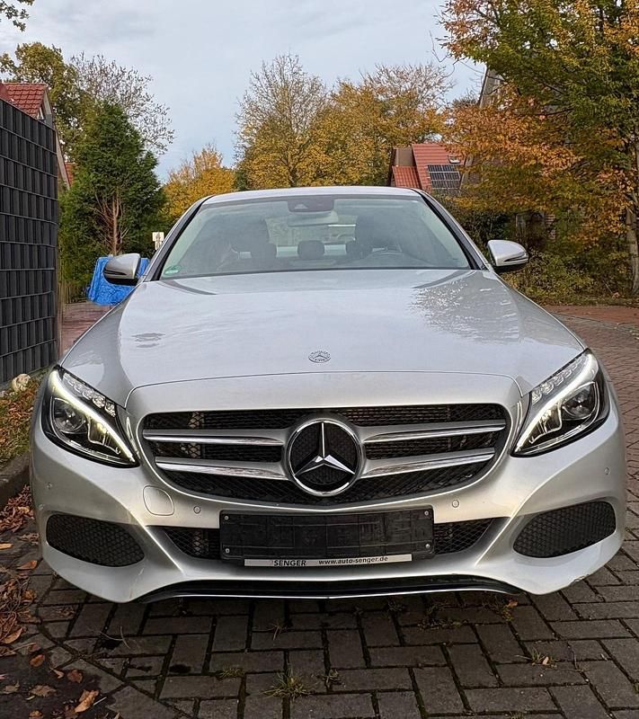 Gebraucht Mercedes C180 156 PS (114 kW) 2016 Silber Limousine