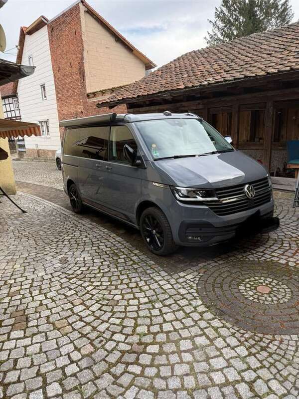 Grau Gebraucht 2023 VW T6.1 Edition Van | 67.000 € (Teuer) - Bild 1/4