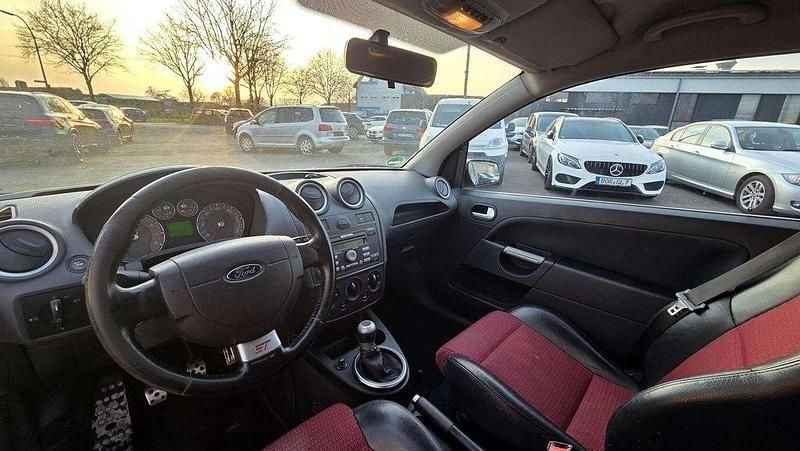 Gebraucht Ford Fiesta ST 150 PS (110 kW) 2006 Pantherschwarz metallic Kleinwagen